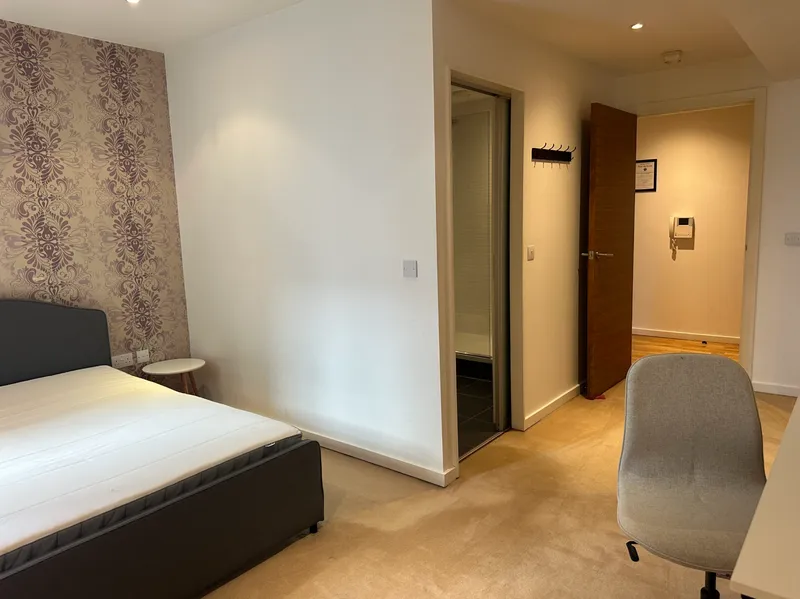 Brayford Waterfront // 2 Bed & 2 Bath // JULY 2026 - Image 16